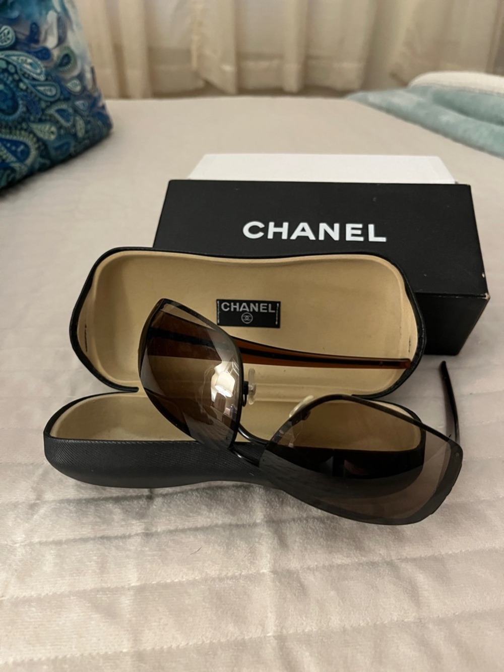 CHANEL Black Frame with Brown Gradient Lenses Sunglasses